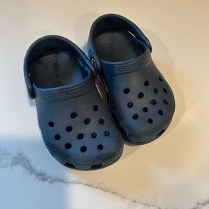 Toddler crocs